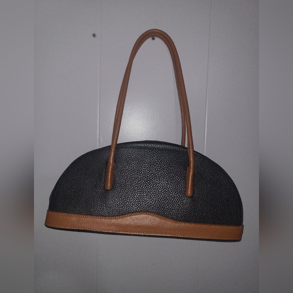 Cleo And Patek Italy Shoulder Bag - Picture 3 of 16